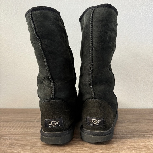 UGG Classic Tall Boots, Black, Size 5 - Picture 4 of 6